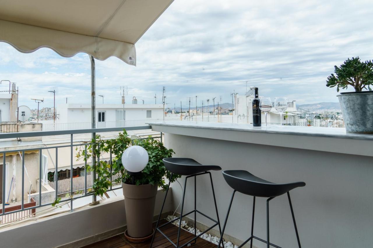 Small & Cozy With Acropolis & Lycabettus View Athena Bagian luar foto