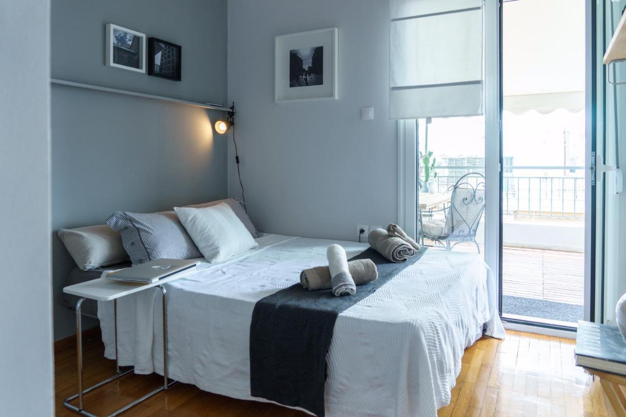 Small & Cozy With Acropolis & Lycabettus View Athena Bagian luar foto